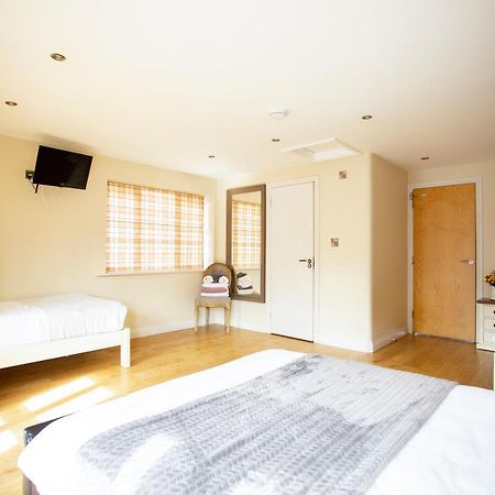 Hillcroft Accommodation Redhill  Экстерьер фото